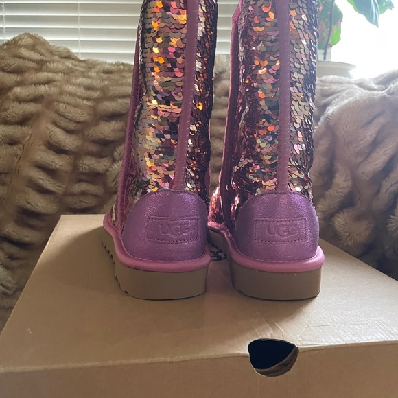 Brand New Classic Short Sequin Pink Uggs Womens Size 7 - Picture 7 of 9
